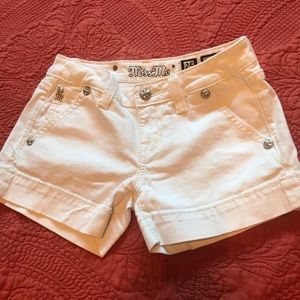 Miss Me White Shorts size 25